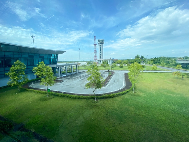 Hiện trạng sân bay Cát Bi trước khi đầu tư 2.400 tỷ xây nhà ga mới - Ảnh 2.