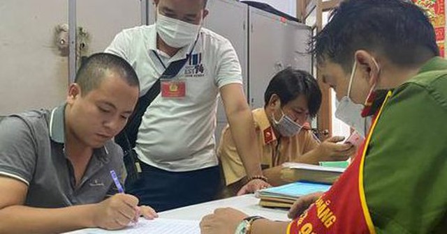 Lực lượng 911 Công an TP Đà Nẵng lấy lời khai của Lưu Thành Long