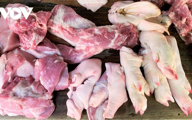 Giá thịt lợn tại các chợ dân sinh đang dao động khoảng 70.000 - 130.000 đồng/kg.