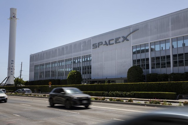 Chuyện về một startup hành không vũ trụ từng khiến Elon Musk kiêng dè  - Ảnh 2.