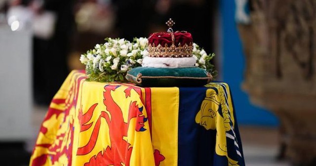 Áo quan dành cho Nữ hoàng Elizabeth đã được làm cách đây 30 năm