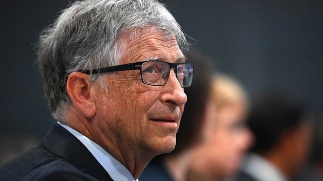 Bill Gates bị người lạ hét vào mặt vì nghĩ rằng ông đang đưa chip vào người họ. Ảnh: Getty Images