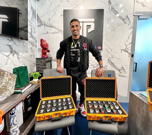 Neel Alwani là một đại lý đồng hồ trên thị trường xám. Ảnh: Neeltpt/Instagram Neel Alwani là một đại lý đồng hồ trên thị trường xám. Ảnh: Neeltpt/Instagram