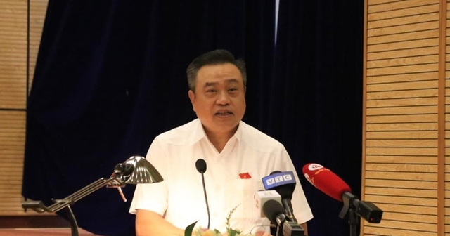 Chủ tịch UBND TP Hà Nội phát biểu tại buổi tiếp xúc cử tri