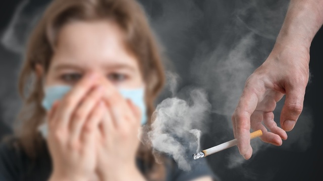 Phát hiện sốc: Mặc quần áo ám khói của người nghiện thuốc lá cũng có thể mắc ung thư - Ảnh 1.