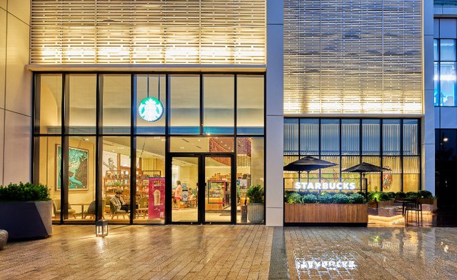 Ở Việt Nam 10 năm, lần đầu tiên Starbucks làm điều này - Ảnh 3.