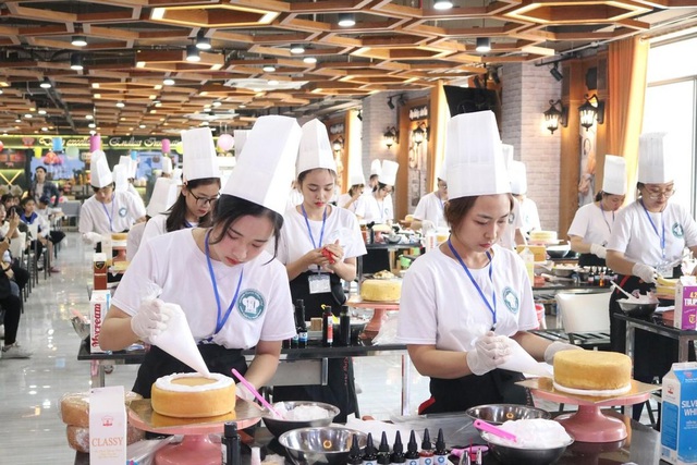 Tân Nhất Hương đã thu được nghìn tỷ từ thị trường ngách kem trang trí bánh như thế nào? - Ảnh 4.