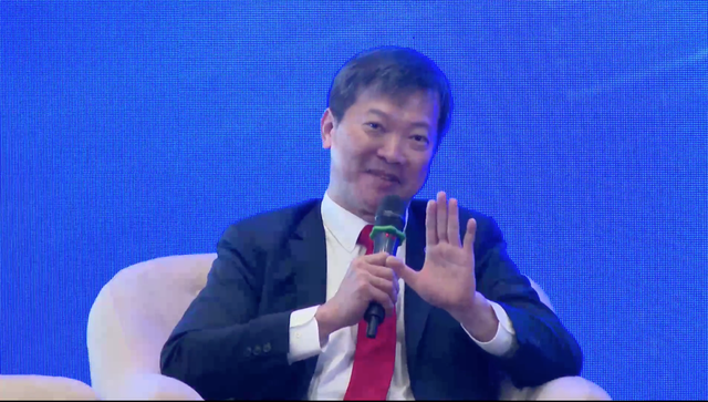 Ông Trương Gia Bình, Mai Hữu Tín nói về &quot;thời điểm vàng để Việt Nam toả sáng&quot;: Tỷ trọng giá trị hàng hoá & dịch vụ vào Mỹ tăng gấp đôi sau 5 năm - Ảnh 2.