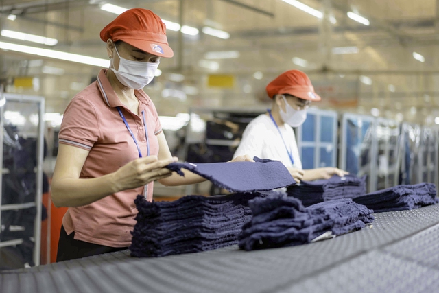 UNIQLO sau 4 năm tại Việt Nam: Số cửa hàng tăng gần 4 lần so với năm đầu, tạo ra 240.000 việc làm, 98% khách đánh giá tốt về áo giữ nhiệt  - Ảnh 4.