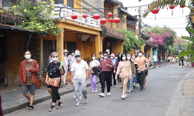 Vietravel và Saigontourist dẫn đầu BXH công ty du lịch uy tín nhất Việt Nam 2023, Sofitel Legend Metropole Hà Nội đứng số 1 trong top khách sạn, resort - Ảnh 1.