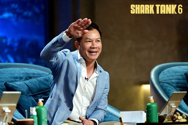 Shark Hưng gặp hậu bối Bách Khoa xứ Nghệ, ‘bắn’ một loạt kiến thức khoa học, nhưng không đầu tư vì startup chỉ đếm doanh thu bằng excel chứ không biết cách bán hàng - Ảnh 1.