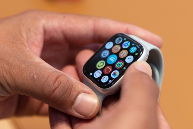 Apple Watch nguy cơ thành 'vết nhơ' trong sự nghiệp của Tim Cook: Nỗ lực 9 năm biến chiếc đồng hồ thành thiết bị y tế hóa nguy hiểm, chọc giận cả 1 ngành công nghiệp - Ảnh 1.