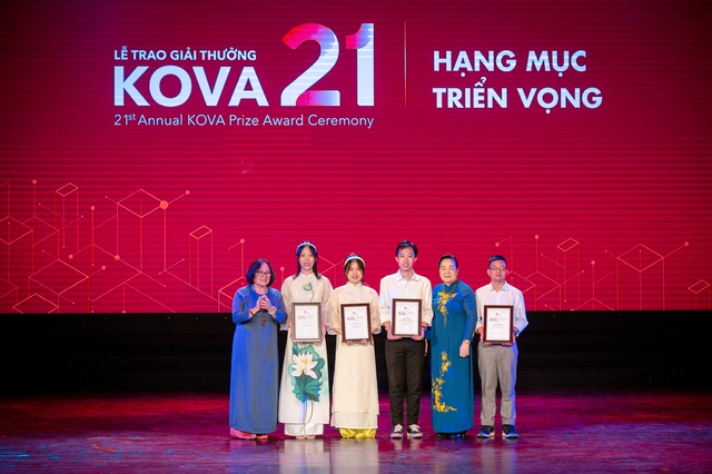 Chủ tịch Tập đoàn Sơn KOVA: Từ sinh viên nghèo mang 3 con vào đại học, tới bà chủ 12 công ty hoạt động ở 7 nước - Ảnh 4.