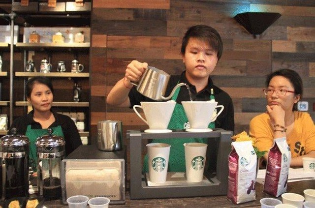 Giải &quot;nỗi oan&quot; 10 năm của Starbucks tại thị trường Việt Nam: Sử dụng nguyên liệu đắt gấp đôi nhưng vẫn bị &quot;chê&quot; nhạt nhẽo - Ảnh 4.