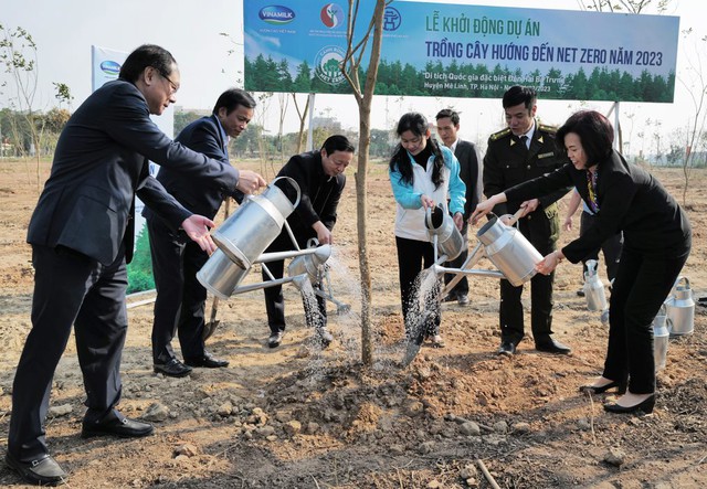 Thúc đẩy mục tiêu Net Zero Carbon năm 2050, Vinamilk khởi động dự án trồng cây tại Hà Nội - Ảnh 5.