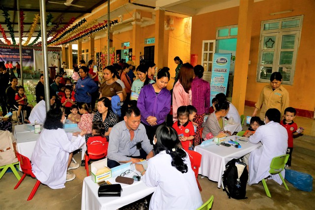 2.600 trẻ em mầm non tỉnh Tuyên Quang được Vinamilk khám sức khỏe và tư vấn dinh dưỡng - Ảnh 2.