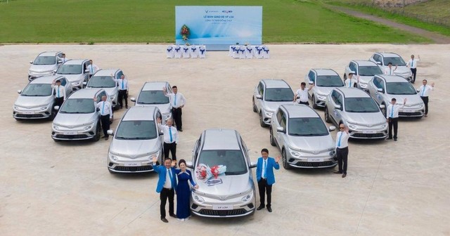 Mặc kệ trào lưu xe điện, 1 hãng taxi vẫn quyết định thay dàn 10.000 xe Toyota mới - Ảnh 4.