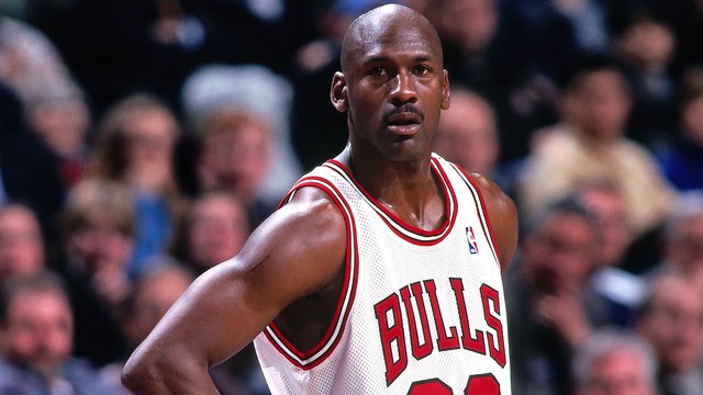 Tự tiện làm ấn phẩm ‘kỷ niệm, phi thương mại’, hãng này bị siêu sao bóng rổ Michael Jordan kiện vì vi phạm bản quyền hình ảnh - Ảnh 2.