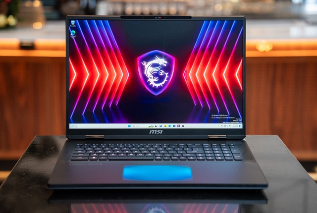 Mãn nhãn với loạt laptop tại CES 2024: Laptop 3D, hai màn hình, chạy song song Windows và Android - Ảnh 5. Mãn nhãn với loạt laptop tại CES 2024: Laptop 3D, hai màn hình, chạy song song Windows và Android - Ảnh 5.