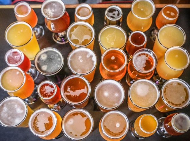 Ngày tàn của ngành bia rượu: Doanh số xuống mức thấp nhất 24 năm khiến các hãng bán bia phải chuyển hướng kinh doanh đồ uống không cồn - Ảnh 3.