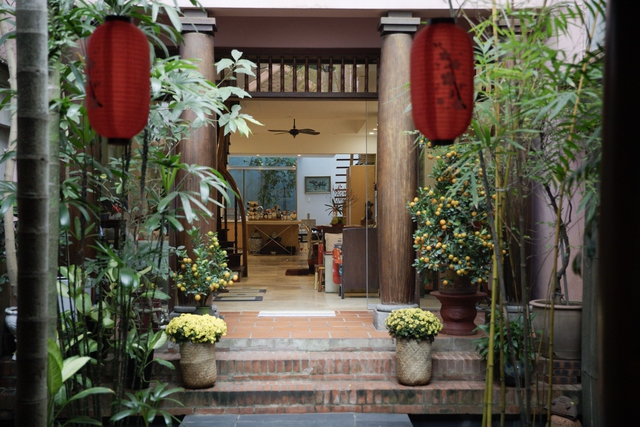 Đượm nét ‘Hồn quê làng Việt’ trong căn nhà cổ 200m2 của Gia đình Tân Mỹ nổi tiếng với bề dày hơn 50 năm làm nghề thêu tay ở Hà Thành - Ảnh 4. Đượm nét ‘Hồn quê làng Việt’ trong căn nhà cổ 200m2 của Gia đình Tân Mỹ nổi tiếng với bề dày hơn 50 năm làm nghề thêu tay ở Hà Thành - Ảnh 4.