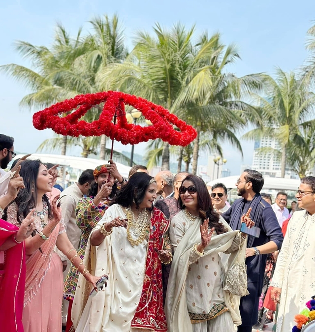 Tỷ phú Ấn Độ tổ chức đám cưới lớn chưa từng thấy tại Vinpearl Hạ Long: 600 khách mời thuộc giới siêu giàu ăn mừng suốt 3 ngày, đích thân Chủ tịch thành phố đến tặng quà  - Ảnh 2.