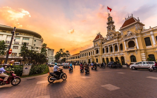 Báo cáo New World Wealth: Người Việt Nam sẽ giàu nhanh nhất thế giới! - Ảnh 1.