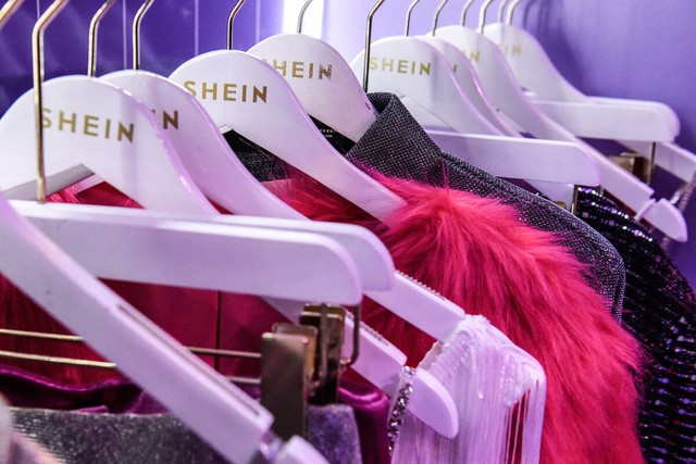 Kỳ lạ Shein: Thương hiệu vô danh ở Trung Quốc trở thành hãng thời trang quốc tế đầu tiên của nước nhà, trị giá 30 tỷ USD, đánh bại Amazon, Zara, H&M trên chính sân chơi thời trang nhanh như thế nào? - Ảnh 1.