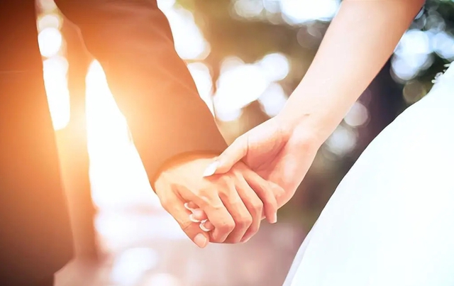 Nghiên cứu 1000 cặp vợ chồng trong 5 năm phát hiện: Muốn có hôn nhân viên mãn chỉ cần làm 2 ĐIỀU, đảm bảo cả đời không tách rời - Ảnh 3.