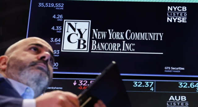 (Bài 30 Tết - 9/2) Một ngân hàng Mỹ ‘run rẩy’ trong khủng hoảng niềm tin: Cổ phiếu mất 50% giá trị, cổ đông đệ đơn cáo buộc lừa đảo, cổ tức bị cắt 70% - Ảnh 1. (Bài 30 Tết - 9/2) Một ngân hàng Mỹ ‘run rẩy’ trong khủng hoảng niềm tin: Cổ phiếu mất 50% giá trị, cổ đông đệ đơn cáo buộc lừa đảo, cổ tức bị cắt 70% - Ảnh 1.