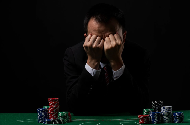 Bệnh viện Bạch Mai: Đam mê cờ bạc hay trò chơi may rủi là một loại rối loạn tâm thần, rối loạn nhân cách - Ảnh 1.