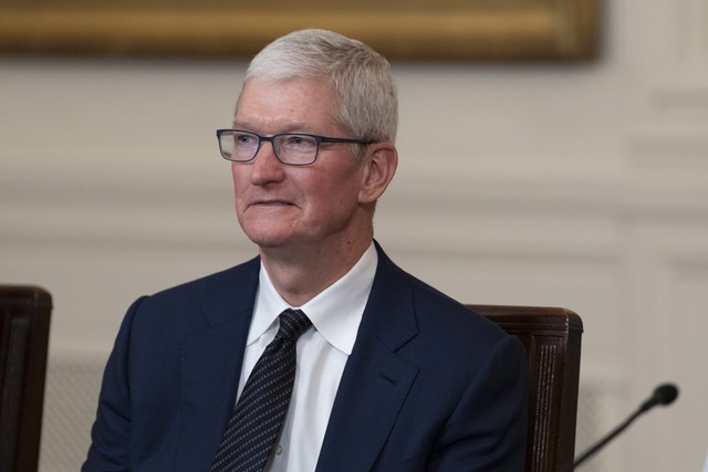 (Vân) Chấn động lịch sử Apple: CEO Tim Cook lừa nhà đầu tư về doanh số iPhone tại Trung Quốc, chấp nhận chịu phạt 490 triệu USD - Ảnh 1.