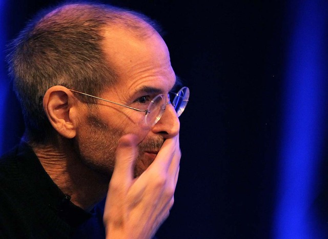 (Vân) Buồn của Steve Jobs: Xây dựng đế chế cả đời rồi bị Microsoft vượt mặt chỉ trong 10 năm, Apple còn lại gì ngoài cái tên và 170 tỷ USD tiền mặt? - Ảnh 1.