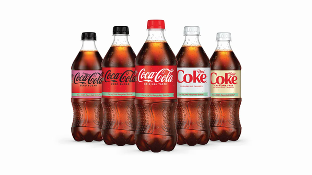 Coca Cola giao diện mới: Chai nhựa 100% tái chế thân thiện môi trường - Ảnh 1.