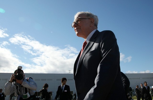 Canh bạc của Warren Buffett đang khiến Nhật Bản lần đầu tiên trong lịch sử rơi vào cảnh khó xử - Ảnh 5.