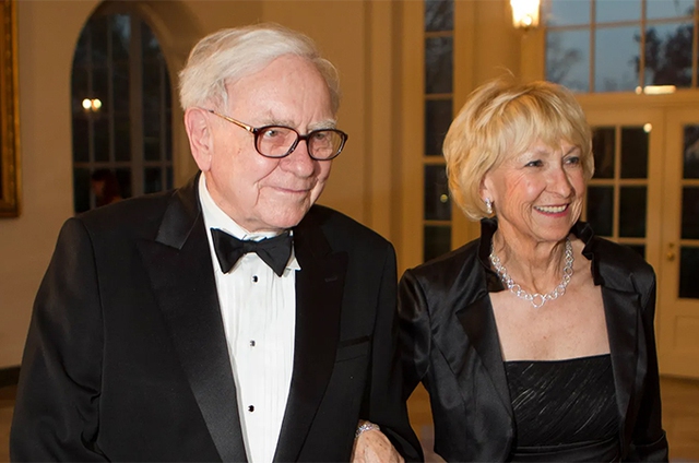 Từng 2 lần kết hôn, tỷ phú Warren Buffett đưa ra chân lý trong việc lựa chọn bạn đời: Muốn hôn nhân bền vững, hãy tìm người ít tham vọng! - Ảnh 4.