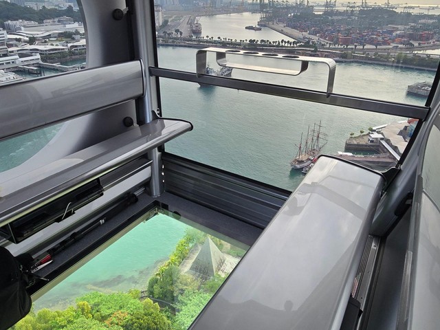 Choáng với cách người Singapore làm du lịch: Thiết kế cabin cáp treo độc nhất vô nhị trên thế giới, bề mặt crôm, tầm nhìn panorama, được ví là ‘đến từ tương lai’  - Ảnh 1.