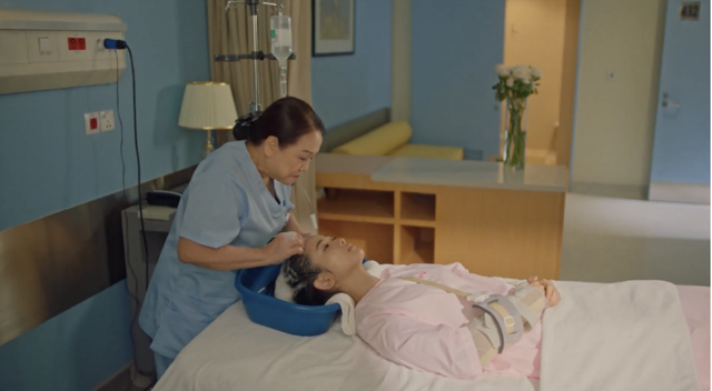 Xúc động với phim ngắn về nữ điều dưỡng do biên kịch phim &quot;Mai&quot; Nguyễn Thanh Bình làm đạo diễn  - Ảnh 2.