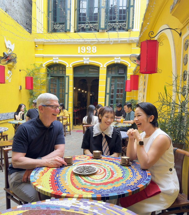 Nhà hàng ở Hà Nội mà CEO Apple Tim Cook vừa ghé uống cà phê: Nằm giữa phố cổ, nổi bật với kiến trúc độc đáo - Ảnh 5.