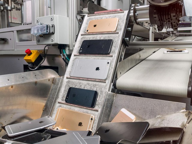 Apple tiết lộ bí mật bẩn thỉu ngành tái chế: Chủ đích xử lý hàng chục nghìn iPhone, iPad..mỗi năm nhưng bị công nhân nhà máy ăn cắp, gần 100.000 thiết bị ‘không cánh mà bay’ - Ảnh 2.