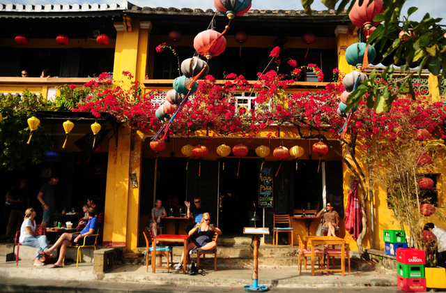 Vượt qua Bali, Phuket, Hội An trở thành địa điểm du lịch rẻ nhất thế giới: Chỉ cần 1,6 triệu đồng là có thể ăn chơi khắp chốn - Ảnh 2.