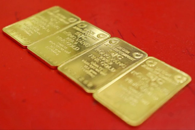 16.800 lượng vàng miếng được đấu thầu lại vào ngày mai, giá tham chiếu giảm 1,1 triệu đồng - Ảnh 1.