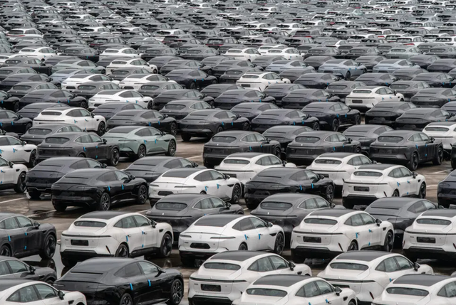 Trung Quốc thừa nhà máy ô tô nghiêm trọng: Con số gấp 2 lượng người muốn mua xe, hàng chục cơ sở phải đóng cửa hoặc thanh lý, 3/4 xe xăng xuất khẩu đều là mẫu thị trường trong nước không cần - Ảnh 1.
