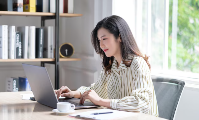 Tôi không học đại học vẫn kiếm 2,5 tỷ đồng/năm, có fan hâm mộ trên TikTok: Bằng cấp là hình thức, quan trọng vẫn là thái độ! - Ảnh 1. Tôi không học đại học vẫn kiếm 2,5 tỷ đồng/năm, có fan hâm mộ trên TikTok: Bằng cấp là hình thức, quan trọng vẫn là thái độ! - Ảnh 1.