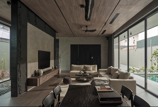 Vợ chồng 9x chi 30 tỷ đồng xây villa 550m2 tông trầm và lạnh đầy cá tính, thiết kế thế nào để vừa sáng vừa thoáng mát: KTS cũng áp lực- Ảnh 5.