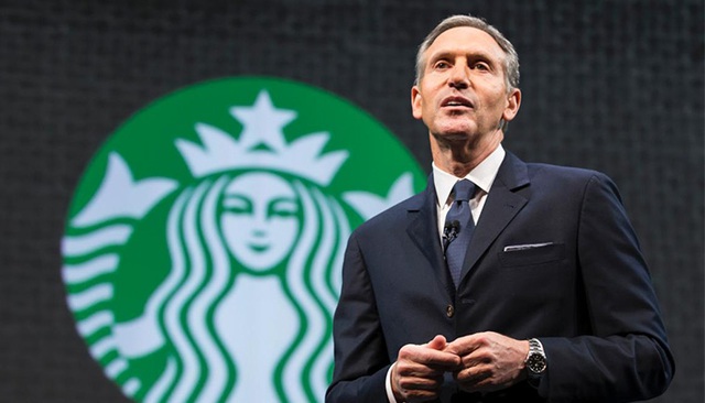 Bi hài Starbucks: Giảm doanh số lần đầu tiên kể từ năm 2020, thương hiệu cà phê 100.000 đồng đổ lỗi tại...’quá đông nên khách bỏ về’ còn CEO thì bị người tiền nhiệm ‘đưa vào thế bí’ - Ảnh 4.