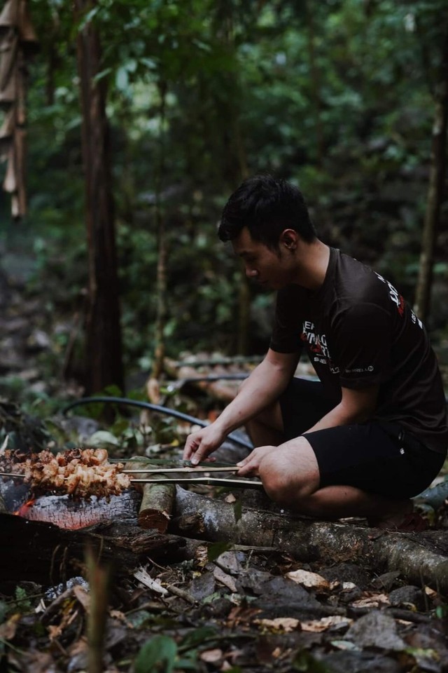 Phát hiện con suối có cái tên đáng sợ, là điểm đến thiên nhiên hoang dã, tránh nóng lý tưởng, chỉ cách Hà Nội 100km - Ảnh 2.