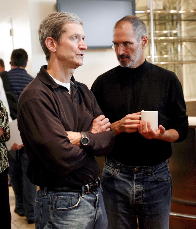 (Vân)Nội đấu tại Apple tranh giành quyền thay thế ‘cụ ông 63 tuổi’ Tim Cook: Đế chế 2,8 nghìn tỷ USD rúng động vì ‘cuộc chiến vương quyền’ sau khi iPhone dần thất sủng - Ảnh 2.