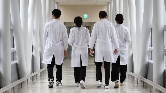 (Vân)Bác sĩ Hàn Quốc đình công lớn chưa từng có trong lịch sử: 140.000 nhân viên y tế toàn quốc xuống đường, nền y tế xứ sở kim chi đứng trước cuộc khủng hoảng nghiêm trọng- Ảnh 1.