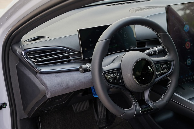 Cận cảnh ‘chiến thần’ BYD Seal - sedan điện hiếm hoi trên thị trường, tăng tốc 0-100km/h trong 3,8 giây - Ảnh 5.